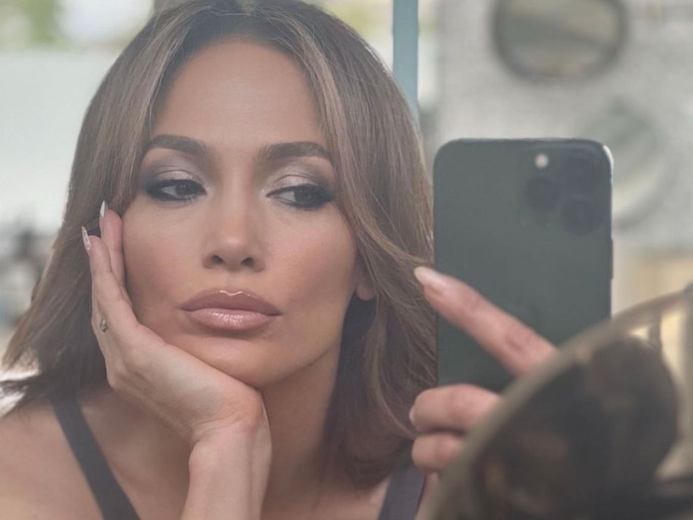 Jennifer Lopez Loves This $22 Blush featured image