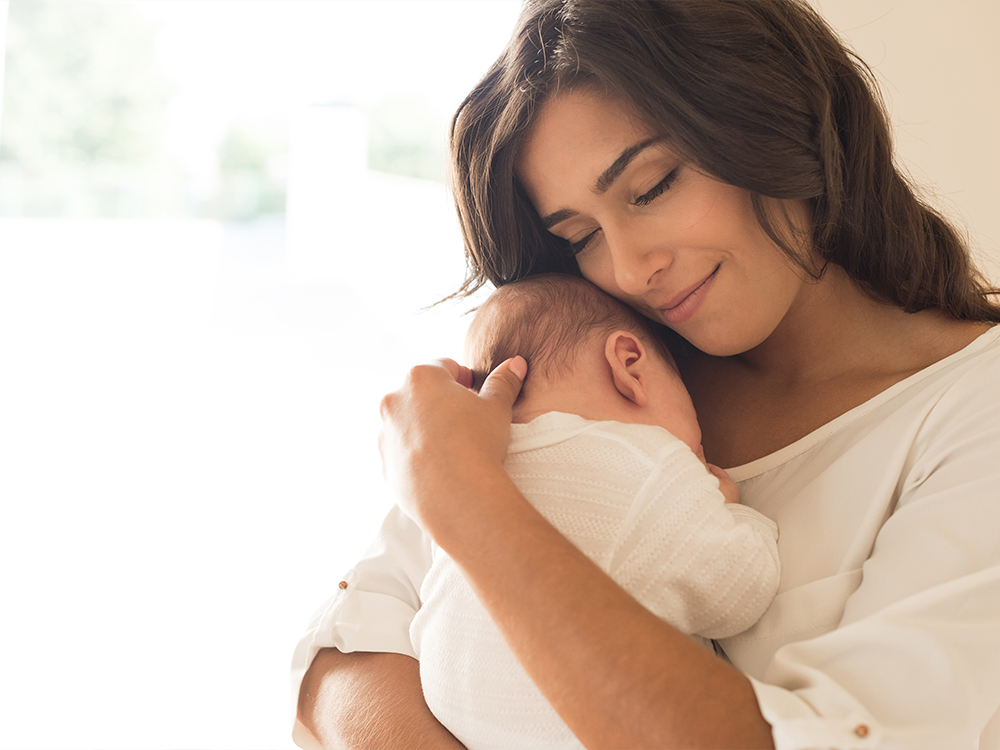 Why Your Body Odor May Spike After Having a Baby featured image