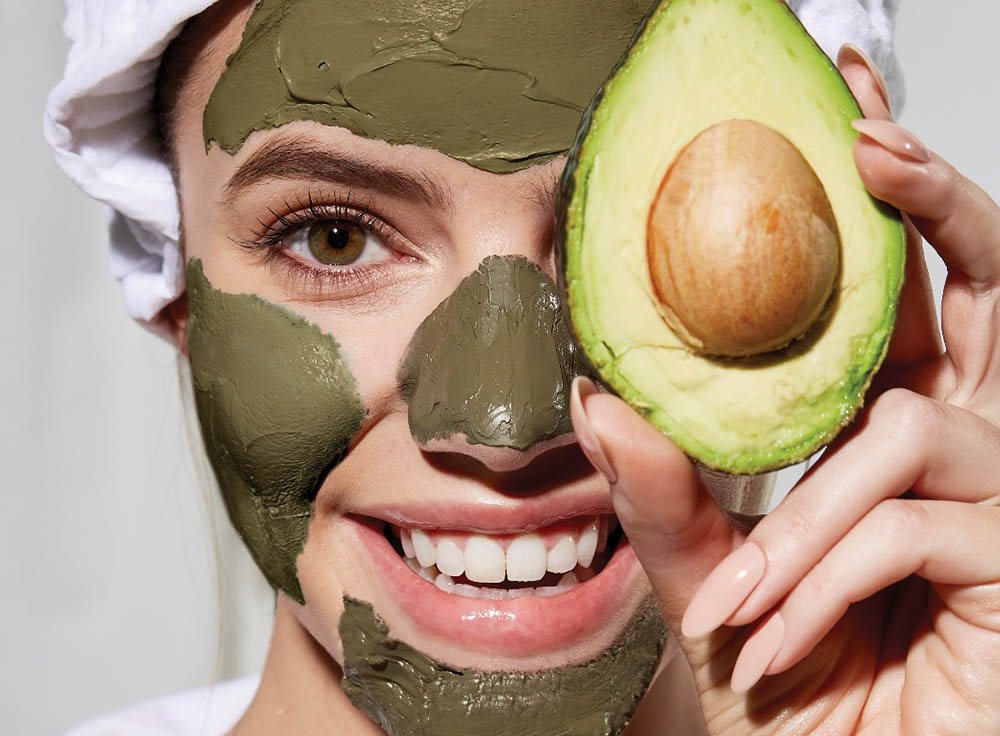 This Mud Mask Tightens Pores in 2 Minutes featured image