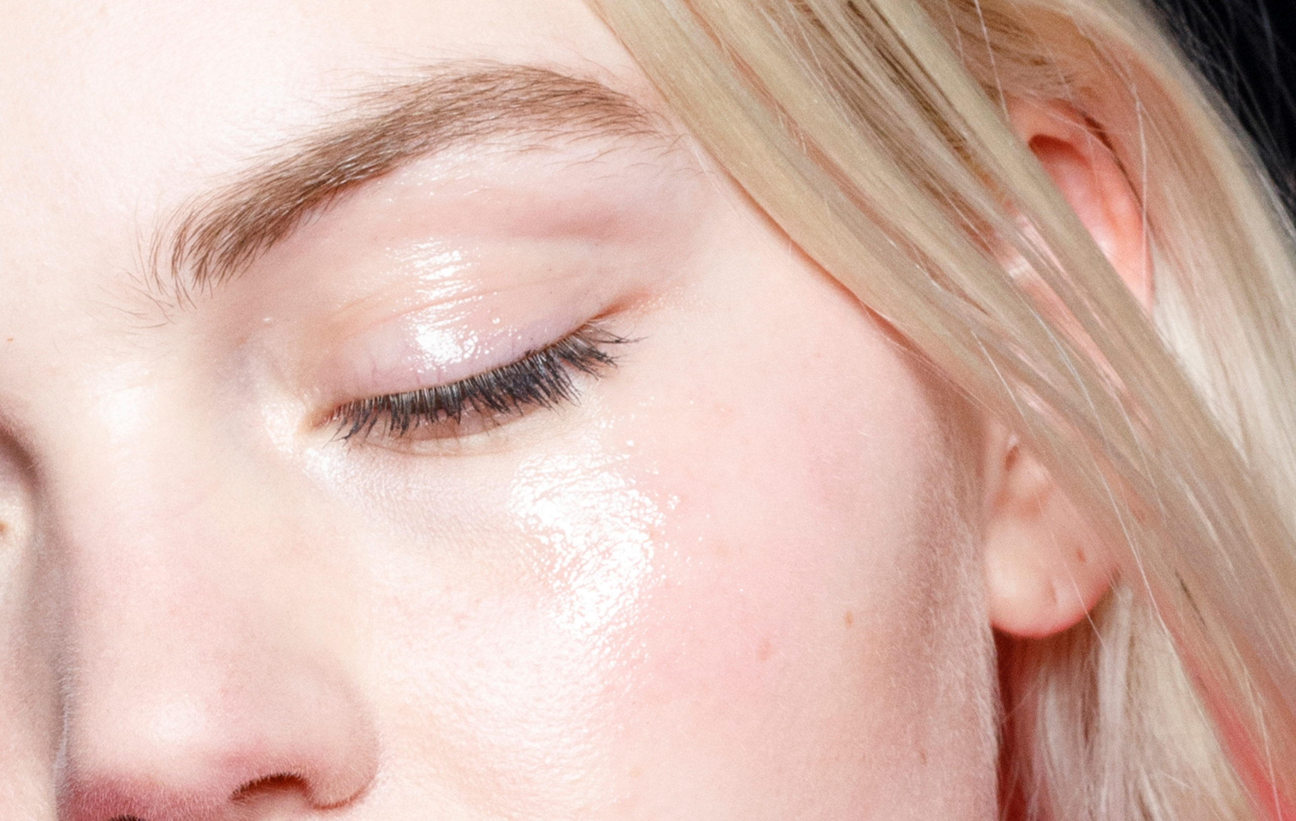 Plastic Surgeons Say These are the Finest Eye Lotions to Use After an Eye Raise