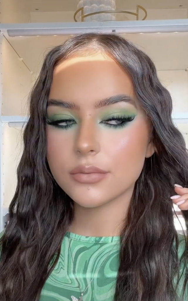 elle-james-green-makeup