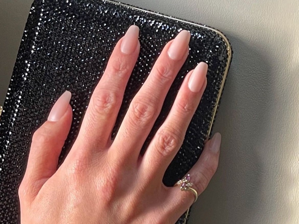 How to Nail The “Rich Girl” Manicure Trend featured image