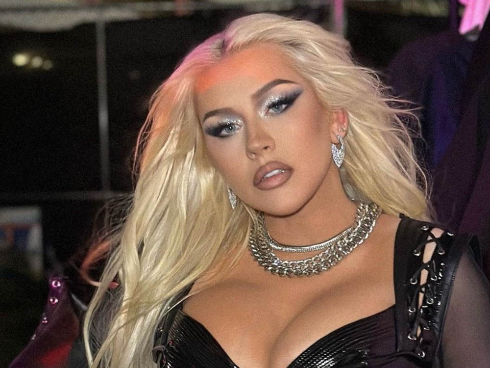 The Primer That Keeps Christina Aguilera’s Makeup Flawless Through Shows featured image