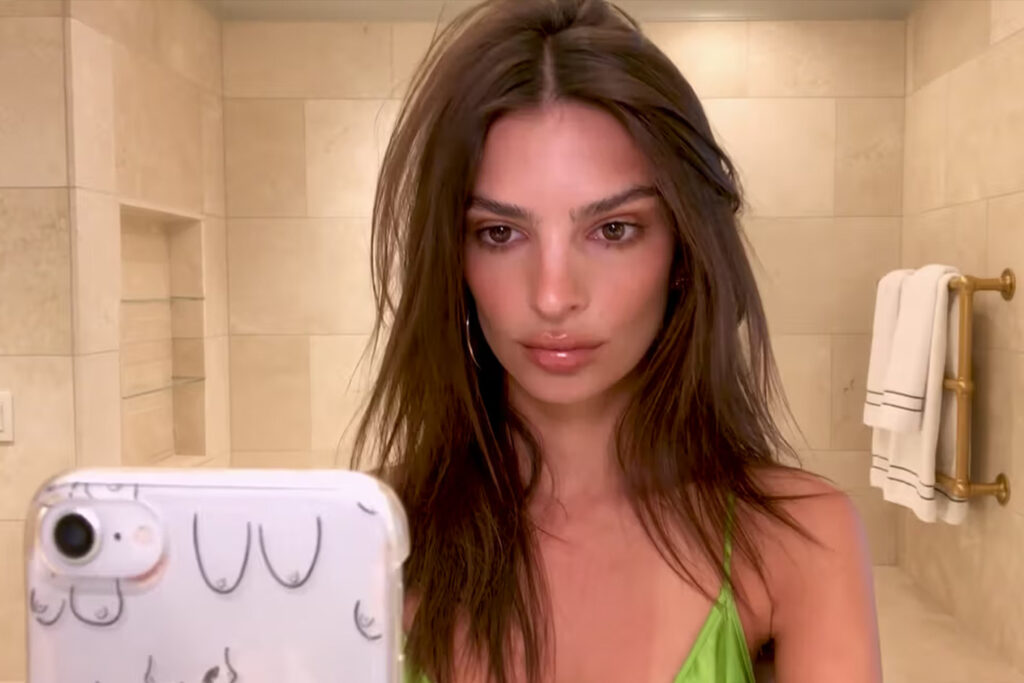 Emily Ratajkowski’s 30-Second Blush Hack to “Look More Alive” featured image
