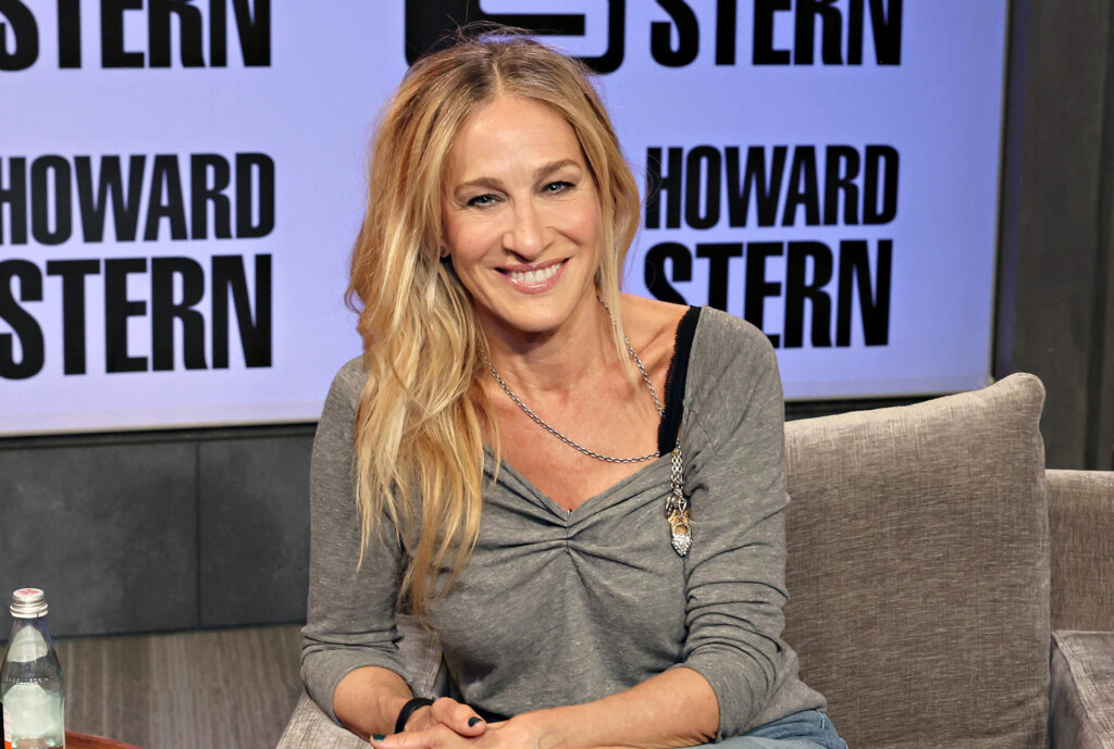 Sarah Jessica Parker Tells Howard Stern She “Missed Out” on the “Midlife Facelift” featured image