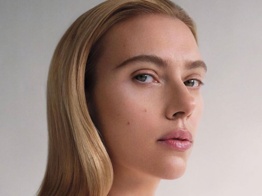 The Lip Plumper Scarlett Johansson Wears on Every Red Carpet featured image