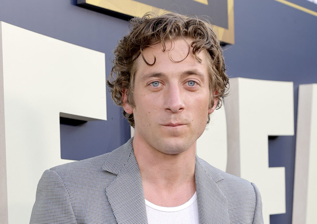 From Tattoo Concealer to Red Light Therapy: Jeremy Allen White’s Skin Secrets for “The Bear” Revealed featured image