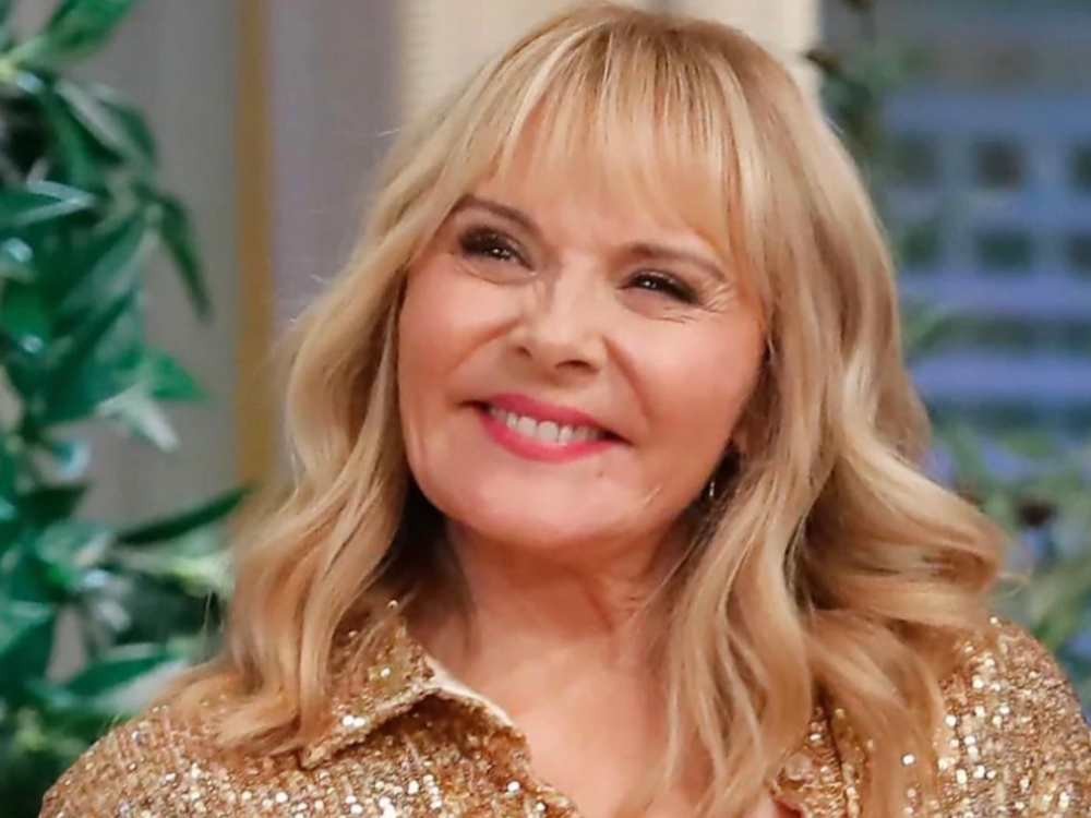 Kim Cattrall’s Makeup Artist Shares 3 Tricks to Nailing the “Samantha Jones” Look featured image