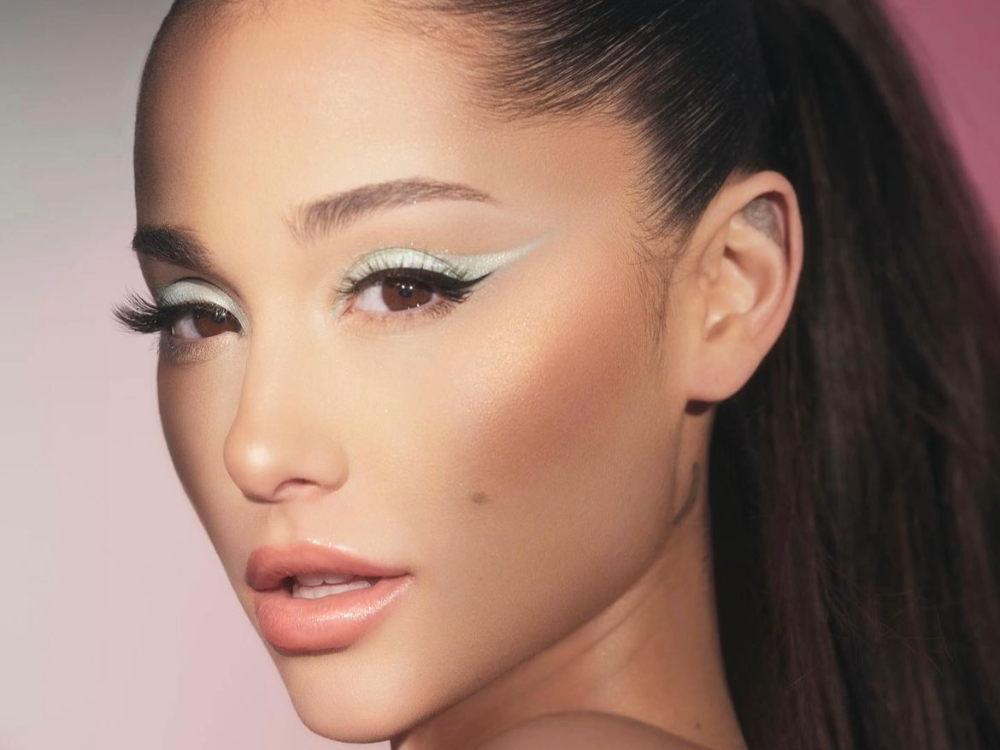 , Ariana Grande “Cannot Live Without” This Face Oil