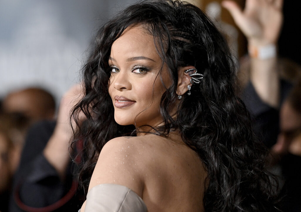 Rihanna Just Showed Off Her Natural Skin In Makeup-Free Skin-Care Video featured image