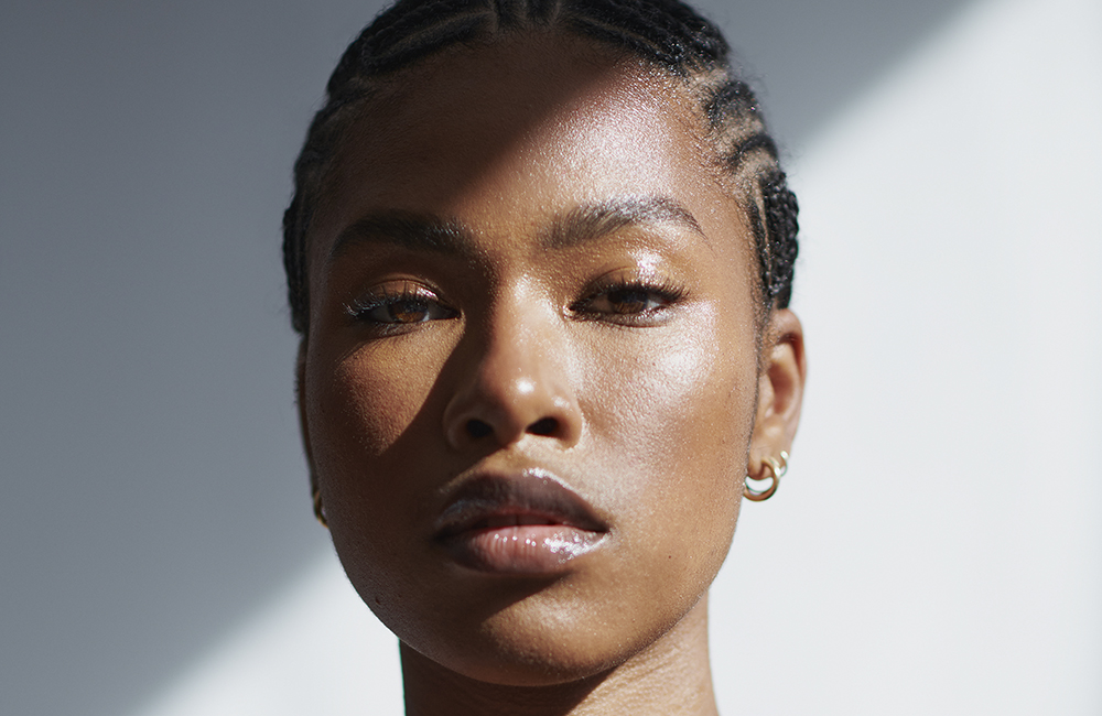 This Moisturizer Leaves Oily Skin Types Glowy, Not Greasy featured image