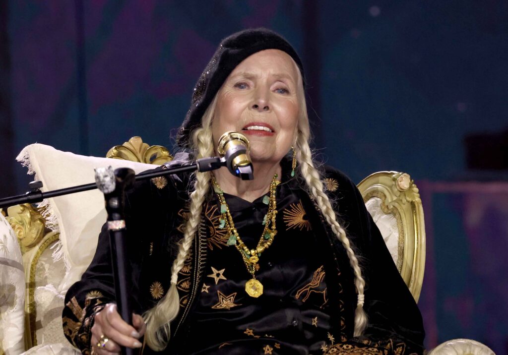The Tinted Serum Behind Joni Mitchell’s Grammys Glow featured image