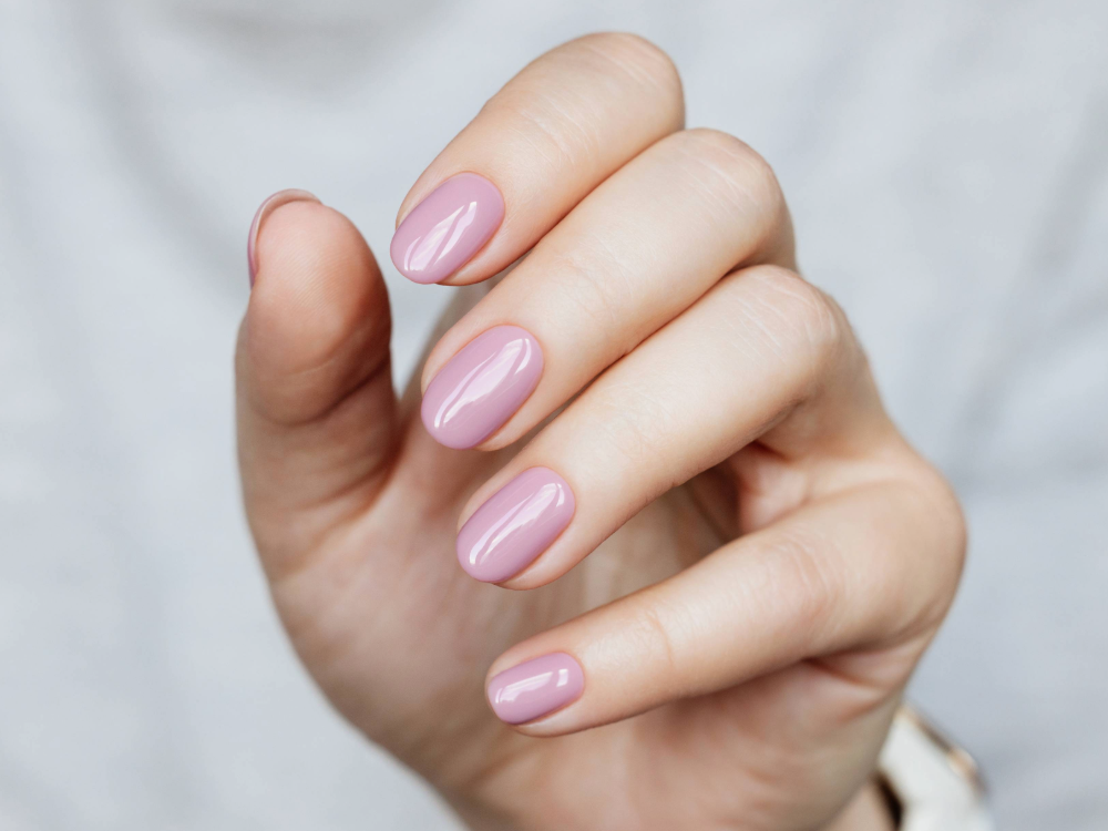 What Are Lip Gloss Nails? featured image