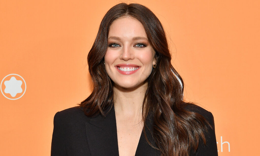 Emily DiDonato Shares Her Approach to 25-Pound Postpartum Weight Loss featured image